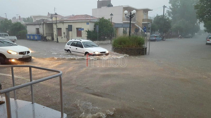 Σοβαρά προβλήματα στη Λήμνο από τη νεροποντή -Πλημμύρισαν σπίτια